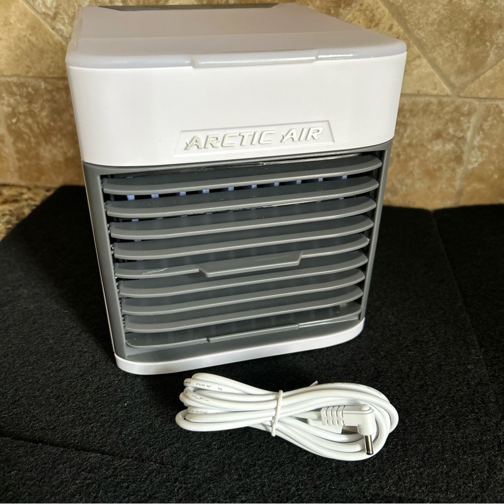 BLAUX Ultra Desktop Portable AC unit with 3 Speed Fan & Mist Function!